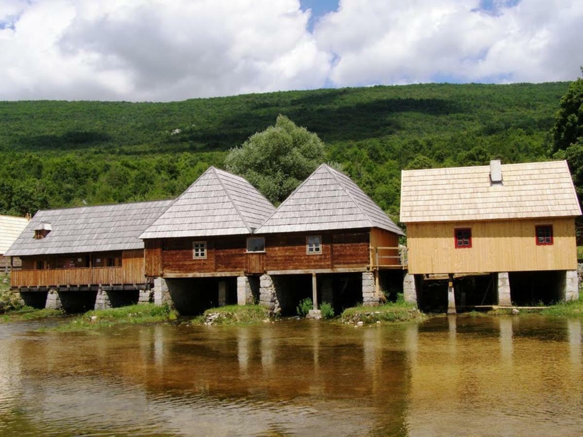 Holiday Home Modric Otocac Exterior photo