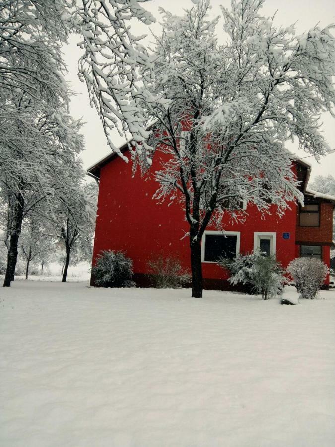 Holiday Home Modric Otocac Exterior photo