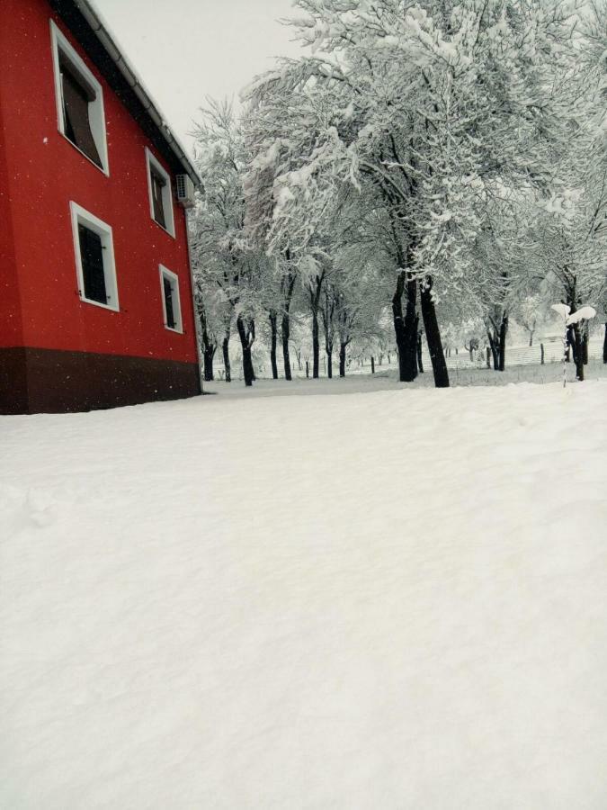 Holiday Home Modric Otocac Exterior photo